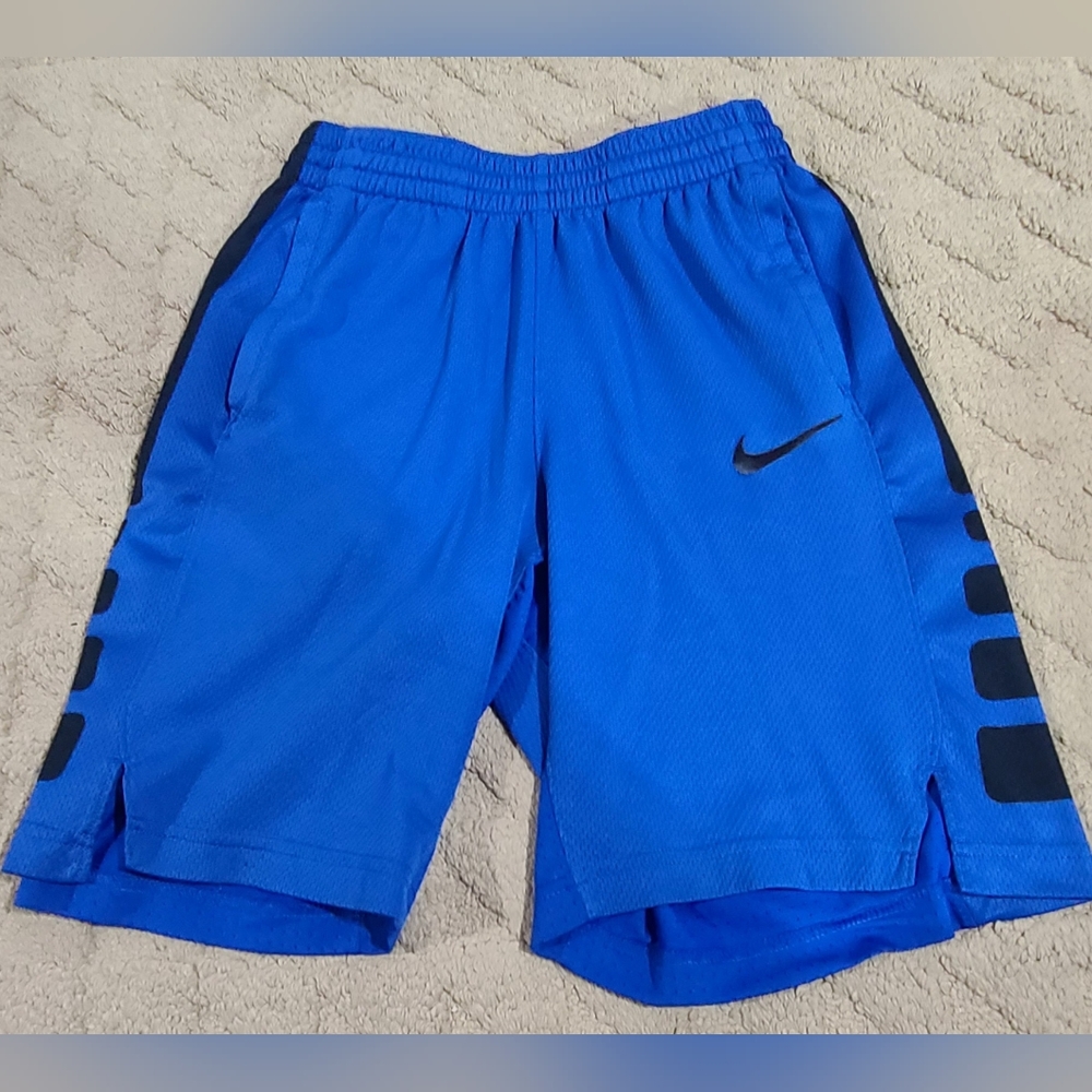 Nike Boys Youth L shorts